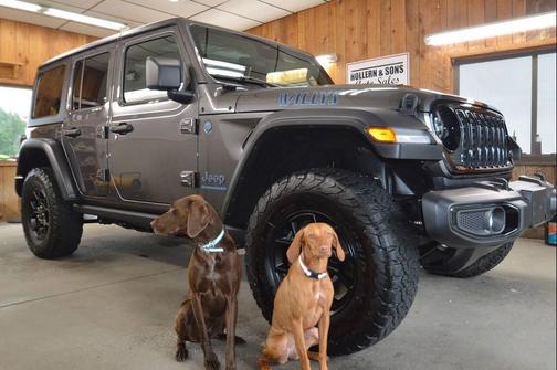 Granite Crystal Metallic Clear Coat 2025 Jeep Wrangler 4xe Willys