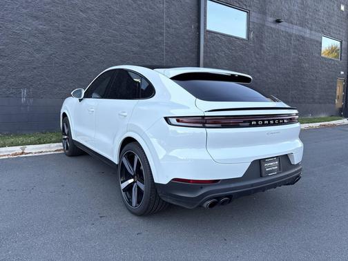 2025 Porsche Cayenne 