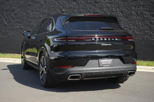 Chromite Black Metallic 2025 Porsche Cayenne