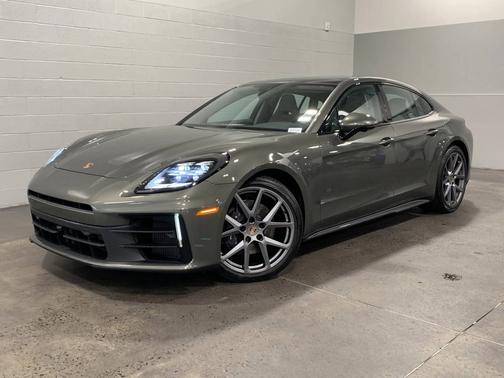 2025 Porsche Panamera 