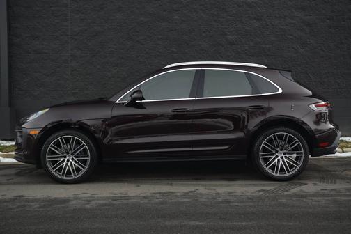 2025 Porsche Macan 