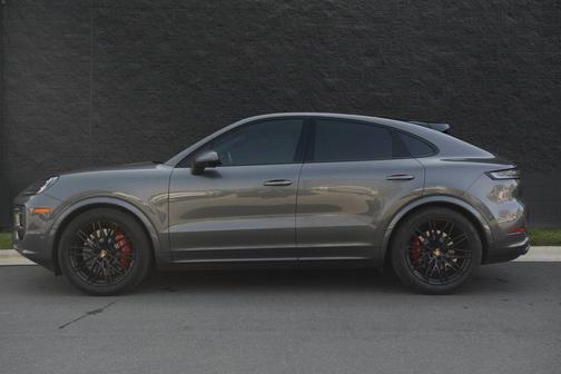 Quartzite Grey Metallic 2024 Porsche Cayenne