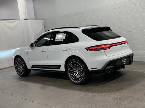 Carrara White Metallic 2026 Porsche Macan