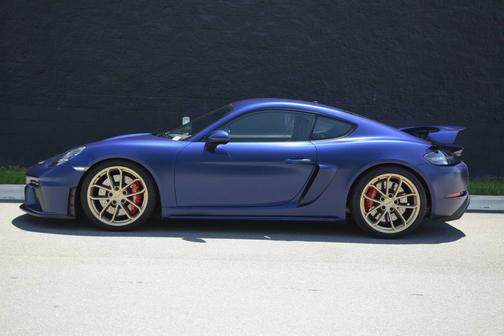 Gentian Blue Metallic 2022 Porsche 718 Cayman