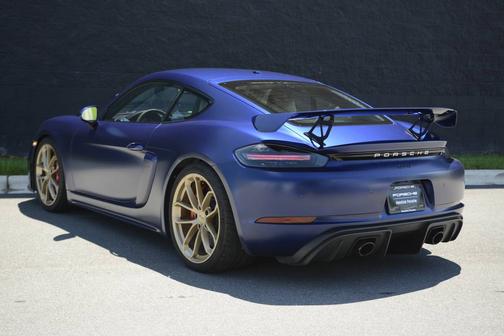 Gentian Blue Metallic 2022 Porsche 718 Cayman