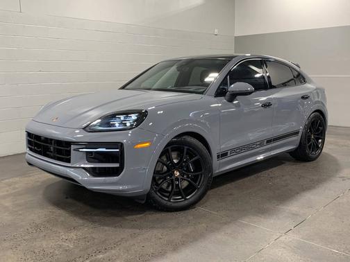 Arctic Grey 2025 Porsche Cayenne