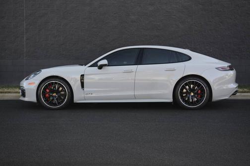 2020 Porsche Panamera 