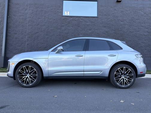 2025 Porsche Macan 