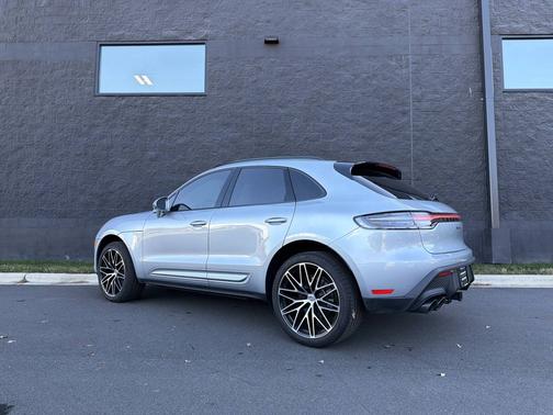2025 Porsche Macan 