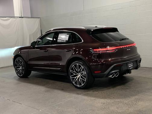 Copper Ruby Metallic 2026 Porsche Macan
