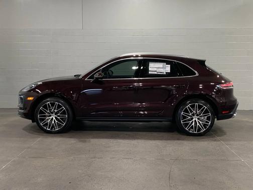 Copper Ruby Metallic 2026 Porsche Macan
