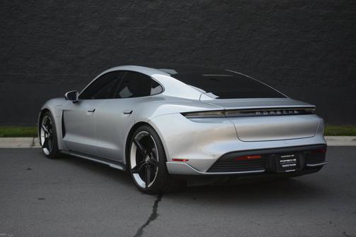 2022 Porsche Taycan 