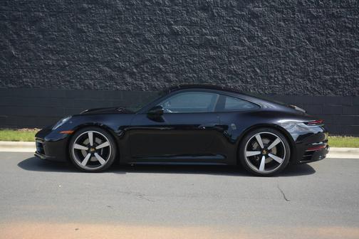 Jet Black Metallic 2023 Porsche 911