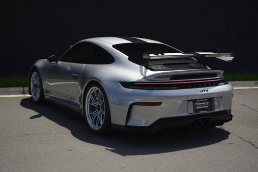 GT Silver Metallic 2026 Porsche 911
