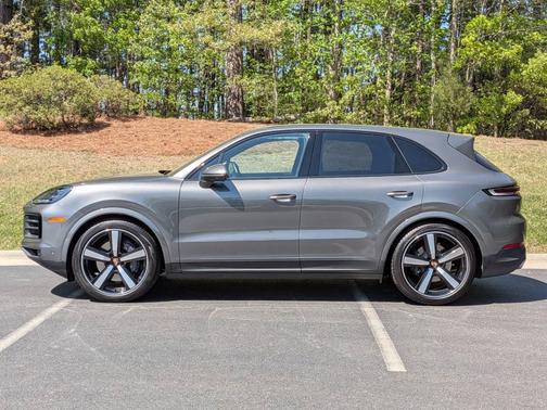 Quartzite Grey Metallic 2025 Porsche Cayenne