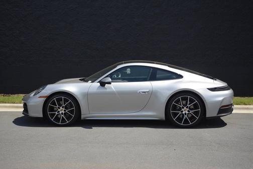 GT Silver Metallic 2025 Porsche 911