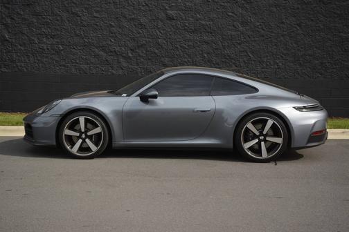 Vanadium Grey Metallic 2026 Porsche 911