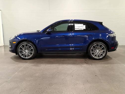 Gentian Blue Metallic 2026 Porsche Macan
