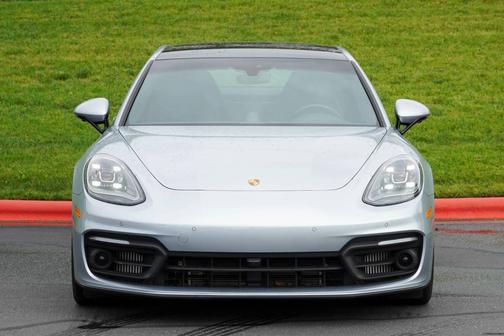Dolomite Silver Metallic 2023 Porsche Panamera
