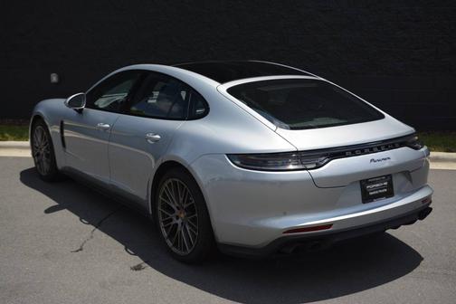 Dolomite Silver Metallic 2023 Porsche Panamera