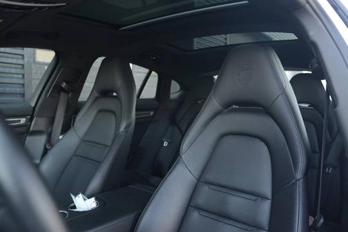 Dolomite Silver Metallic 2023 Porsche Panamera