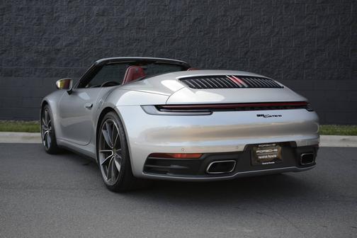 GT-Silver Metallic 2022 Porsche 911