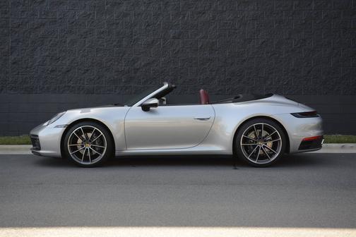 GT-Silver Metallic 2022 Porsche 911
