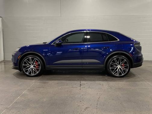 2025 Porsche Macan 