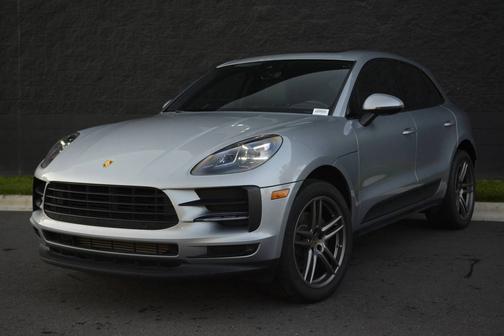 Dolomite Silver Metallic 2019 Porsche Macan