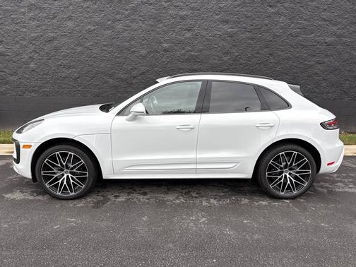 2025 Porsche Macan 
