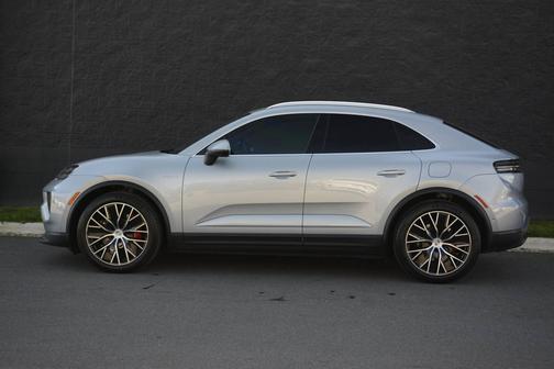 2025 Porsche Macan 