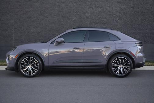 2025 Porsche Macan 