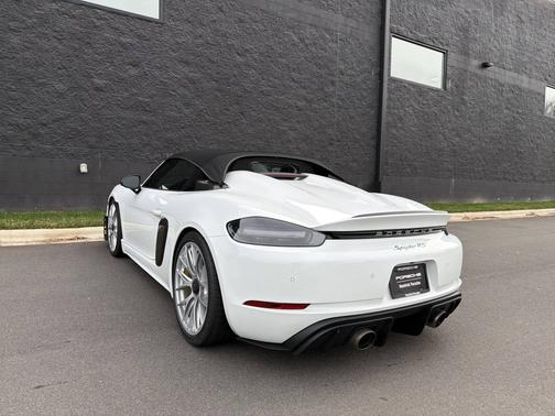 2025 Porsche 718 Spyder 