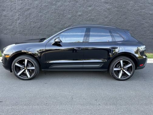 2025 Porsche Macan 