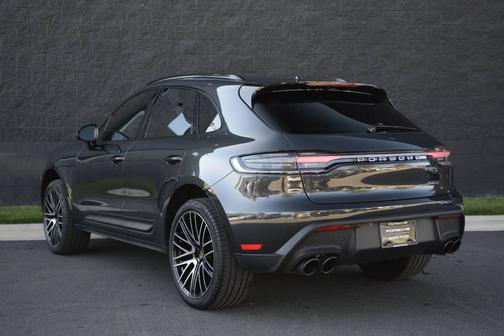 Volcano Grey Metallic 2026 Porsche Macan