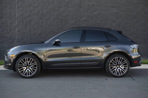 Volcano Grey Metallic 2026 Porsche Macan