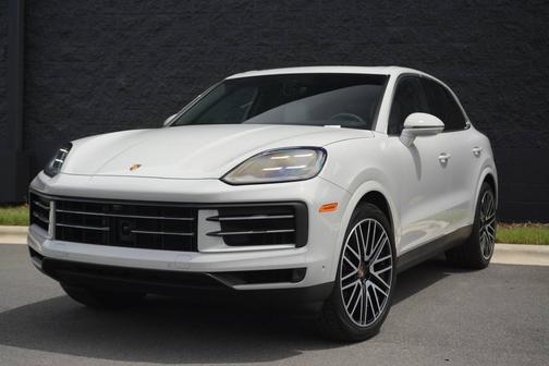 Chalk 2025 Porsche Cayenne
