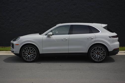 Chalk 2025 Porsche Cayenne