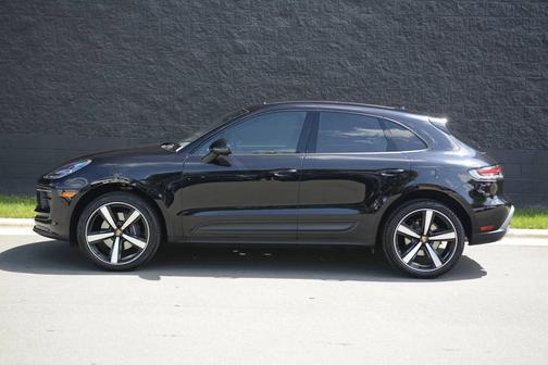 Jet Black Metallic 2026 Porsche Macan