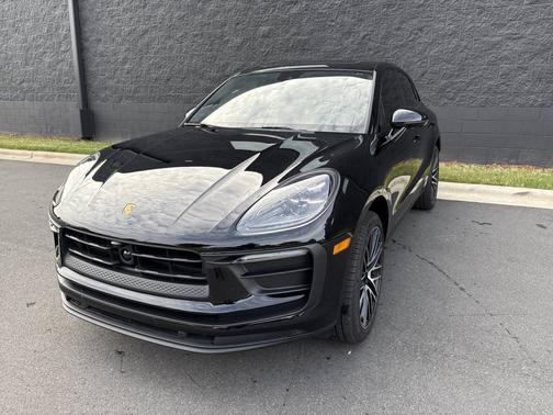 2025 Porsche Macan 