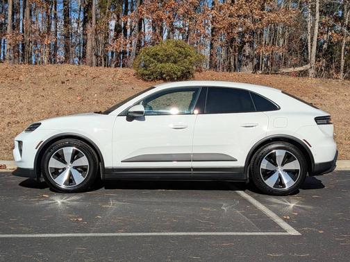 White 2025 Porsche Macan