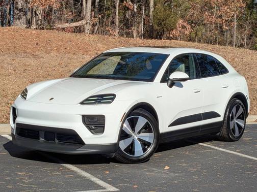 White 2025 Porsche Macan