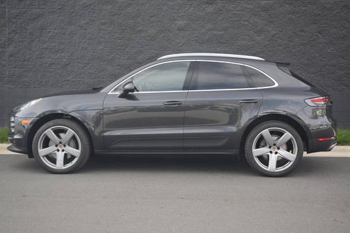 Vulcano Gray Metallic 2020 Porsche Macan