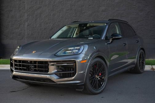 Quartzite Grey Metallic 2025 Porsche Cayenne