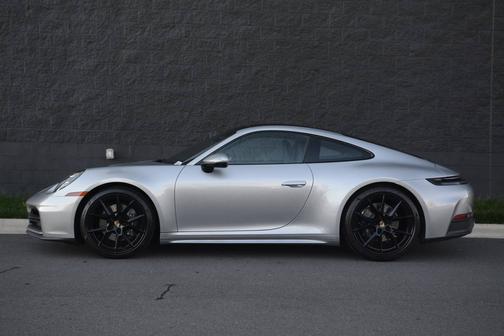 GT Silver Metallic 2025 Porsche 911