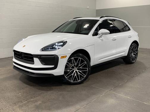Carrara White Metallic 2026 Porsche Macan