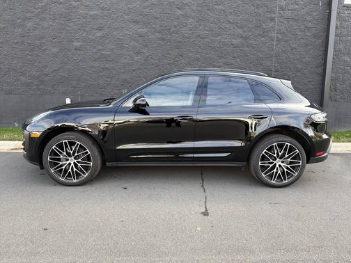 2025 Porsche Macan 