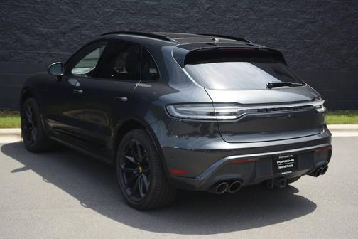 Vulcano Gray Metallic 2024 Porsche Macan