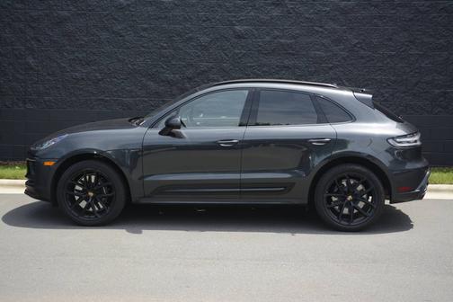 Vulcano Gray Metallic 2024 Porsche Macan