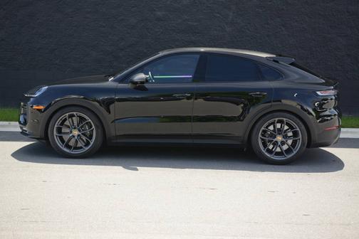Chromitblack Metallic 2024 Porsche Cayenne